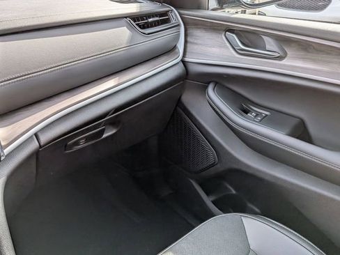 New 2026 Jeep Grand Cherokee Altitude AWD/4WD image 16