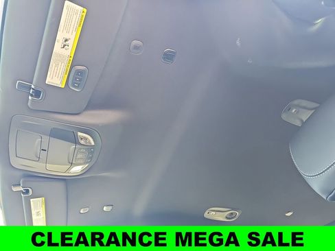 New 2025 Chrysler Pacifica Select image 31