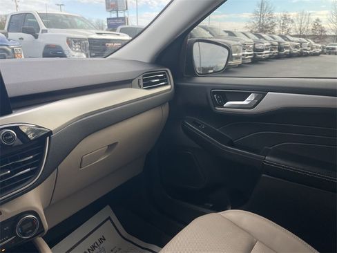 Used 2021 Ford Escape SEL w/ Technology Package image 12
