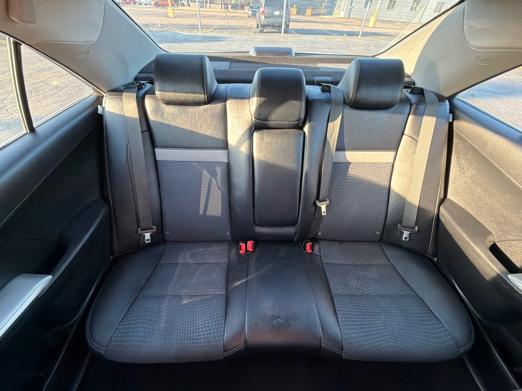 Used 2014 Toyota Camry SE FWD image 32