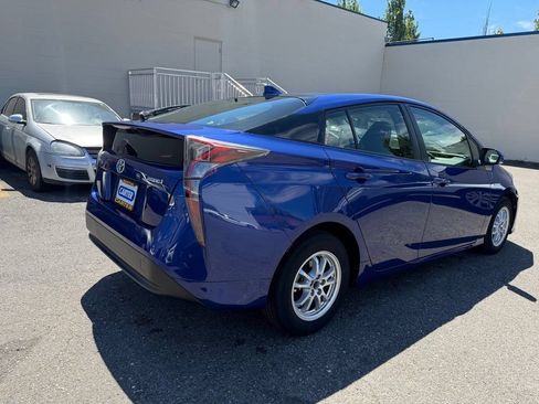 Used 2016 Toyota Prius Two FWD image 7