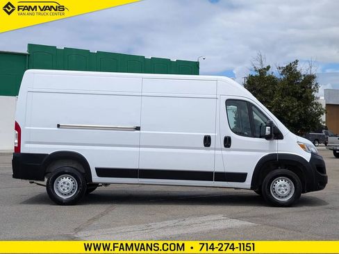 Used 2026 RAM ProMaster 2500 w/ Convenience Group FWD image 9