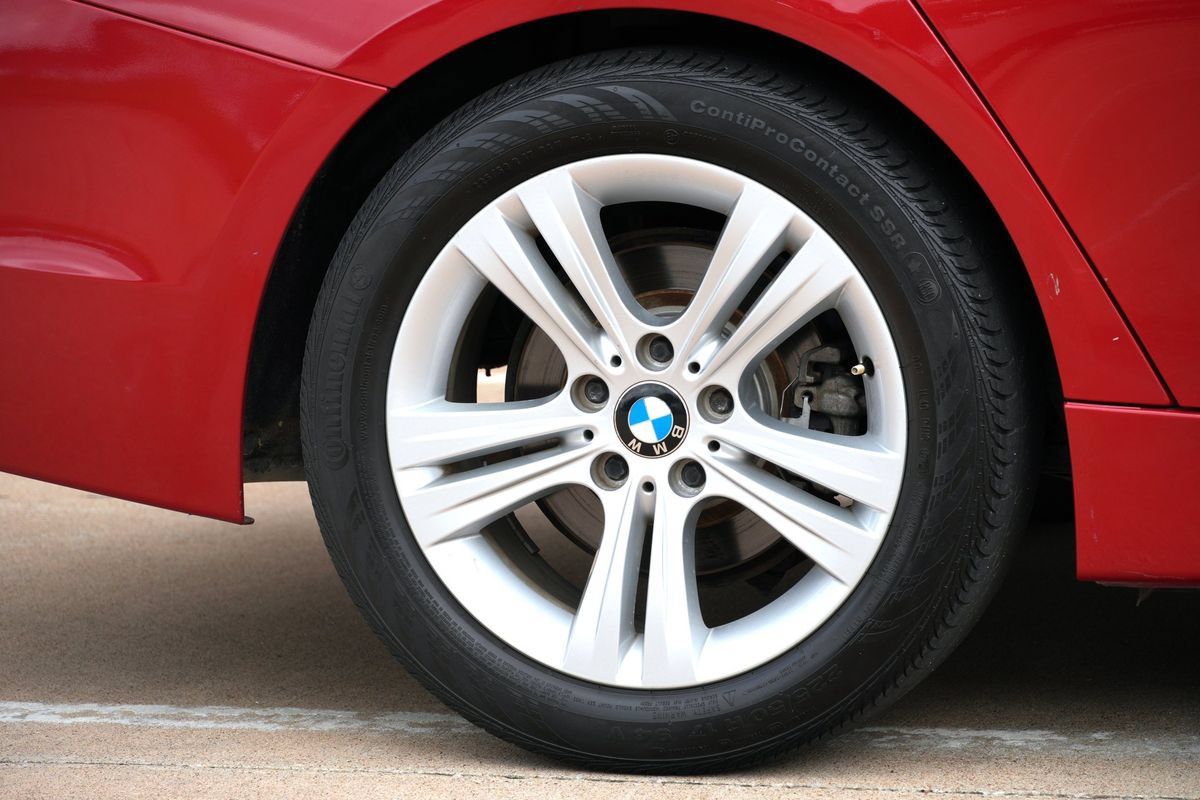 Used 2018 BMW 320i Sedan w/ Convenience Package RWD image 31