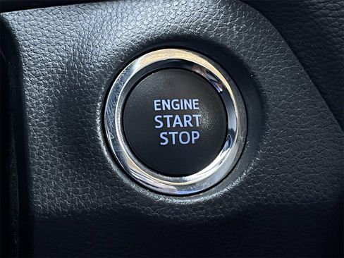 Used 2020 Toyota RAV4 XLE w/ Convenience Package image 19