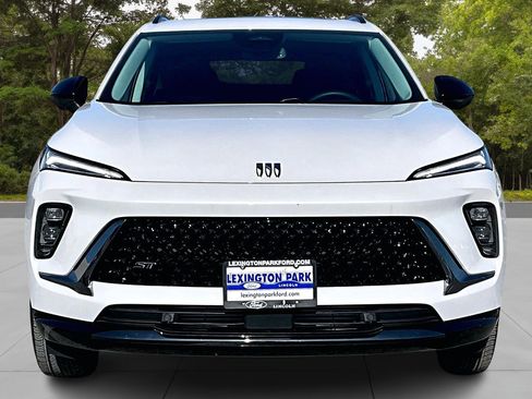 Used 2024 Buick Envision Sport Touring image 2