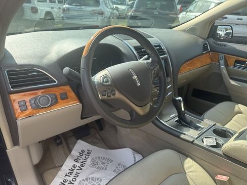 Used 2013 Lincoln MKX FWD image 12