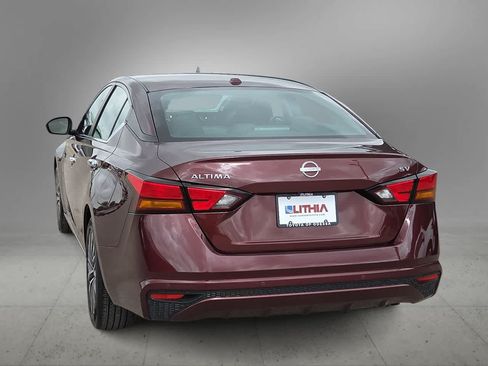 Used 2024 Nissan Altima 2.5 SV FWD image 6