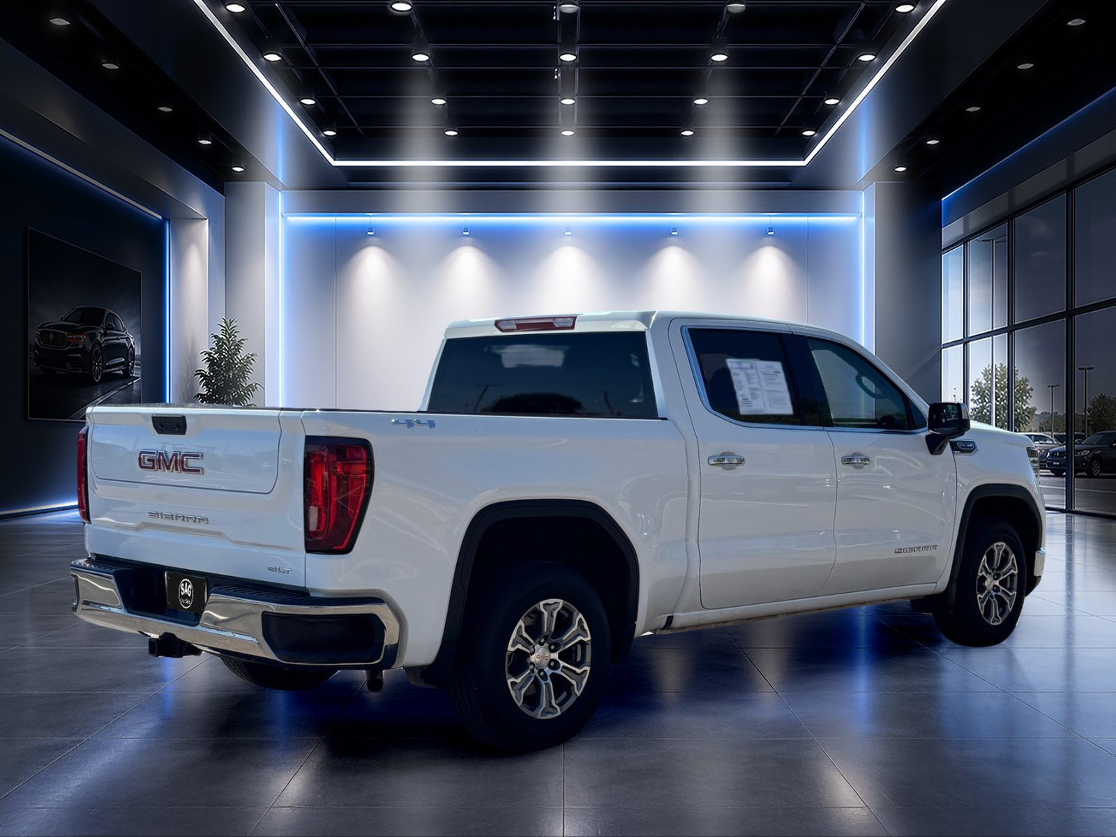 Used 2024 GMC Sierra 1500 SLT AWD/4WD image 4