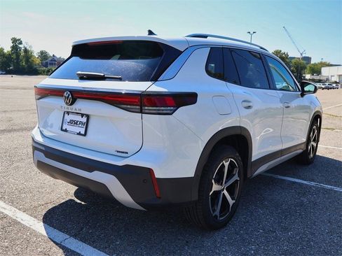 New 2025 Volkswagen Tiguan SE image 5