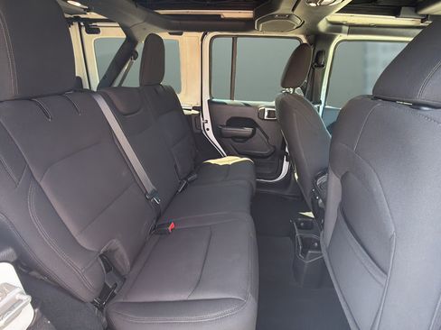 Used 2022 Jeep Wrangler Unlimited Sport w/ Sun And Sound Package AWD/4WD image 16