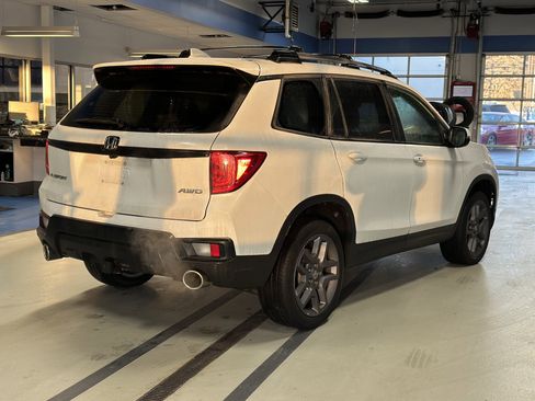 Used 2023 Honda Passport EX-L image 5
