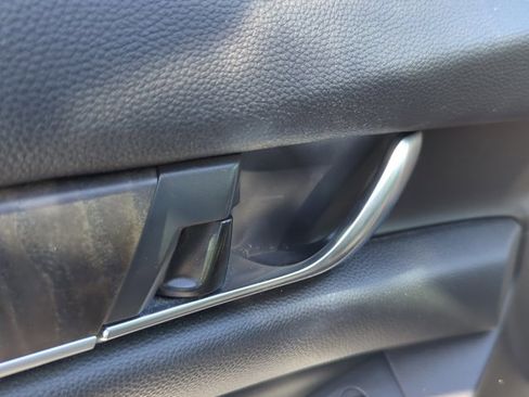 Used 2018 Honda Accord EX image 6