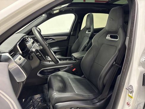 Used 2025 Jaguar F-PACE R-Dynamic S image 12
