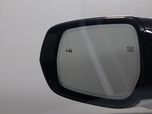 Used 2024 Cadillac Lyriq Sport RWD image 36