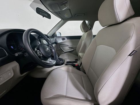 Used 2020 Kia Soul LX image 13