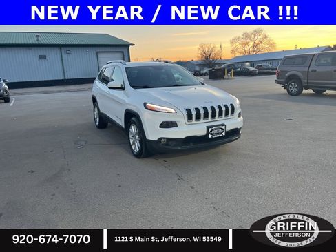 Used 2017 Jeep Cherokee Latitude w/ Cold Weather Group image 6