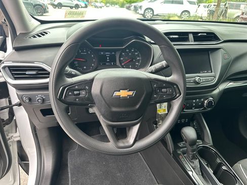 Used 2021 Chevrolet TrailBlazer LS FWD image 25