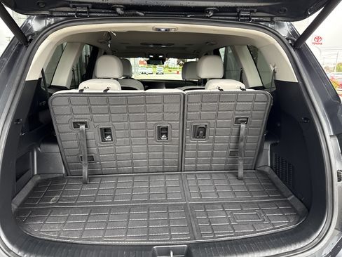 Used 2023 Kia Telluride EX w/ EX Captain's Chair Package image 16