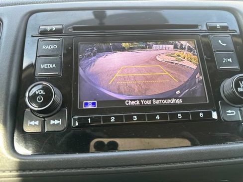 Used 2021 Honda HR-V LX image 28
