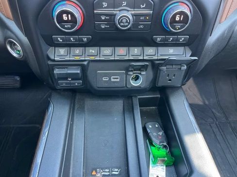 Used 2022 Chevrolet Silverado 2500 High Country w/ Safety Package II AWD/4WD image 31