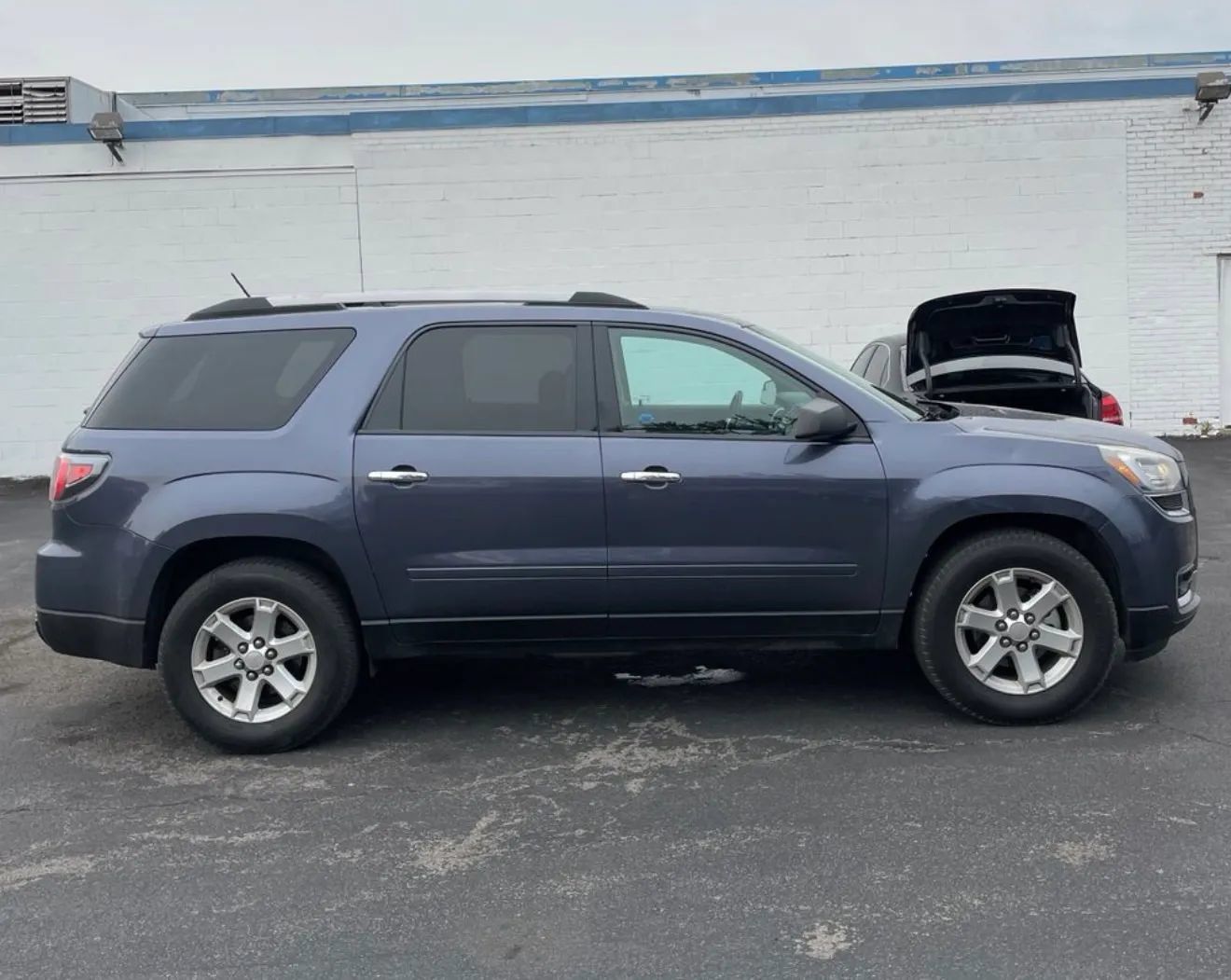Used 2014 GMC Acadia SLE AWD/4WD image 3