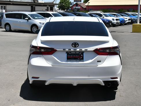 Used 2024 Toyota Camry SE FWD image 7