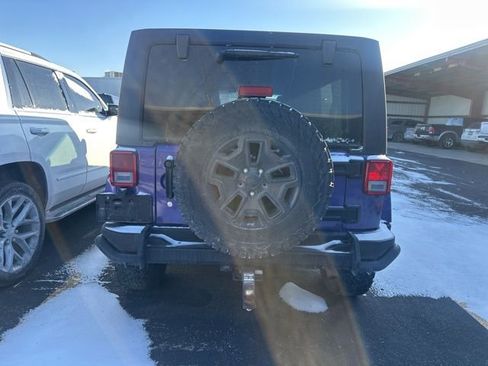 Used 2016 Jeep Wrangler Unlimited Sahara image 12