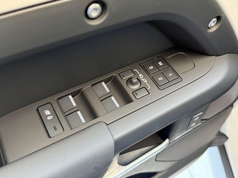 New 2026 Land Rover Defender 110 S AWD/4WD image 15