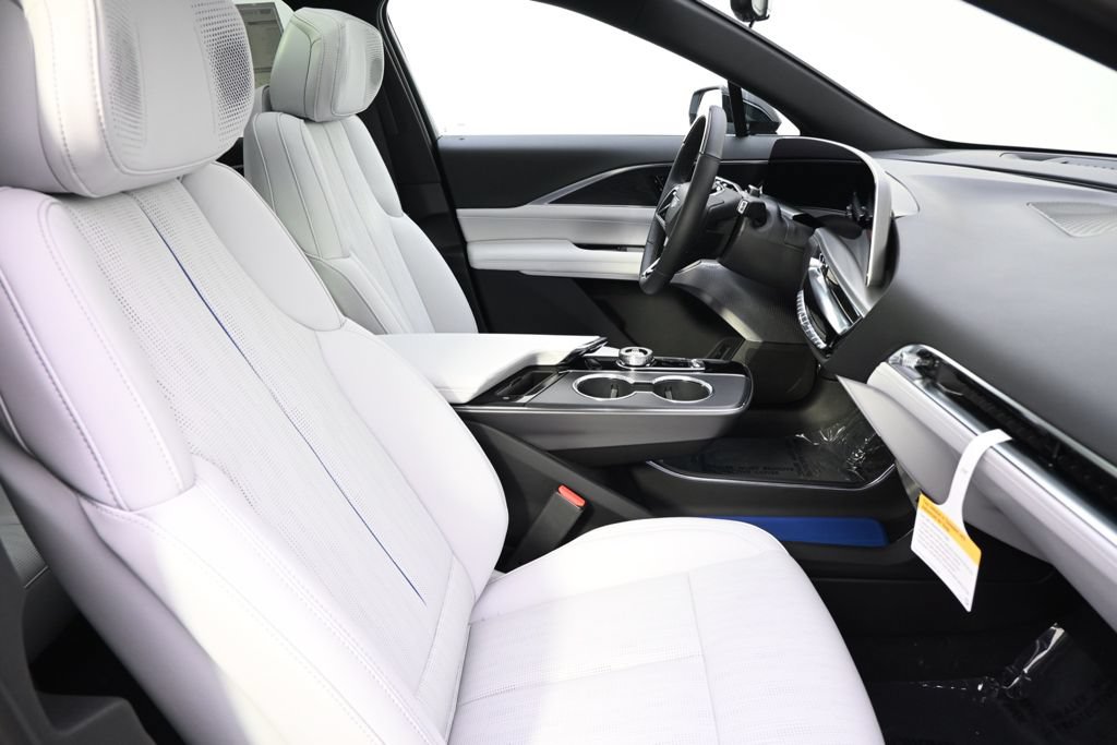 New 2026 Cadillac Lyriq Premium Luxury w/ LPO, Floor Liner Package AWD/4WD image 16