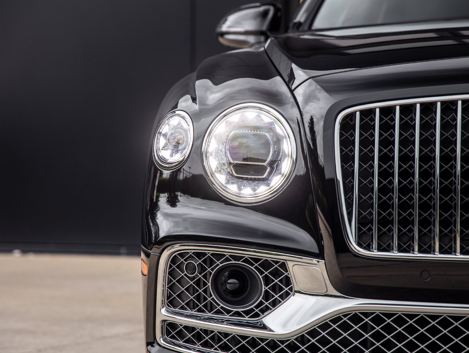 Used 2023 Bentley Flying Spur Azure AWD/4WD image 17