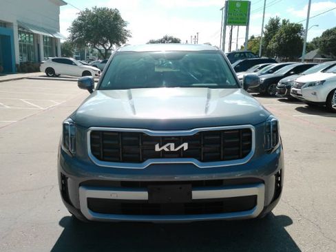 Used 2025 Kia Telluride S AWD/4WD image 2