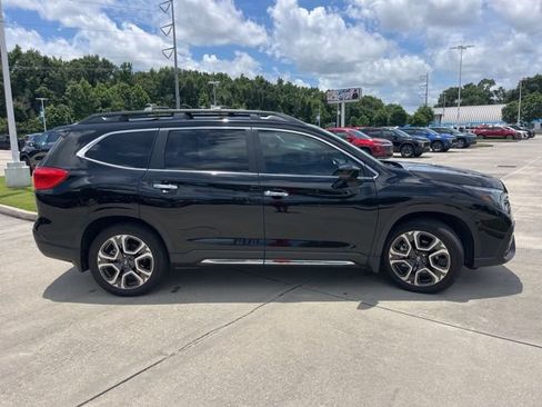 Used 2025 Subaru Ascent Touring AWD/4WD image 11