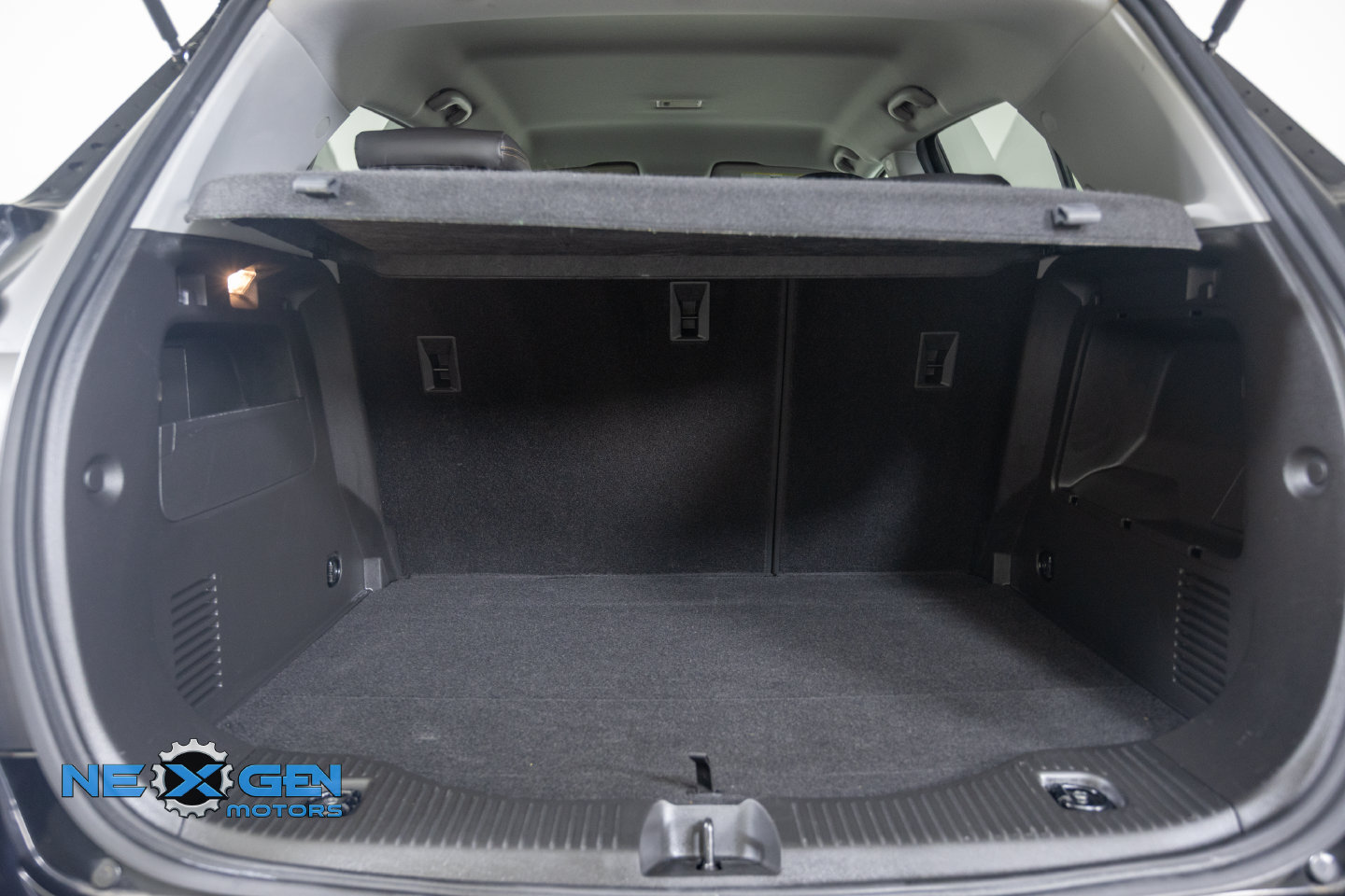 Used 2022 Chevrolet Trax LT w/ Midnight Edition AWD/4WD image 31