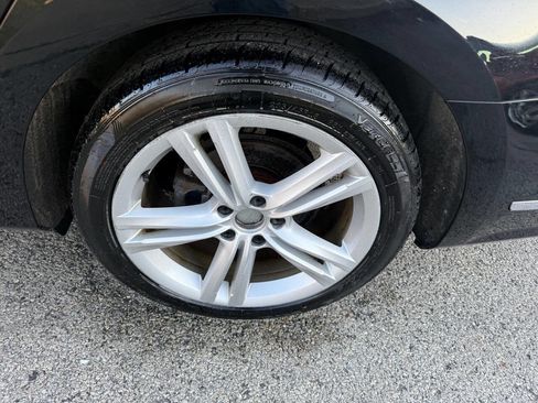 Used 2013 Volkswagen Passat TDI SEL Premium image 15