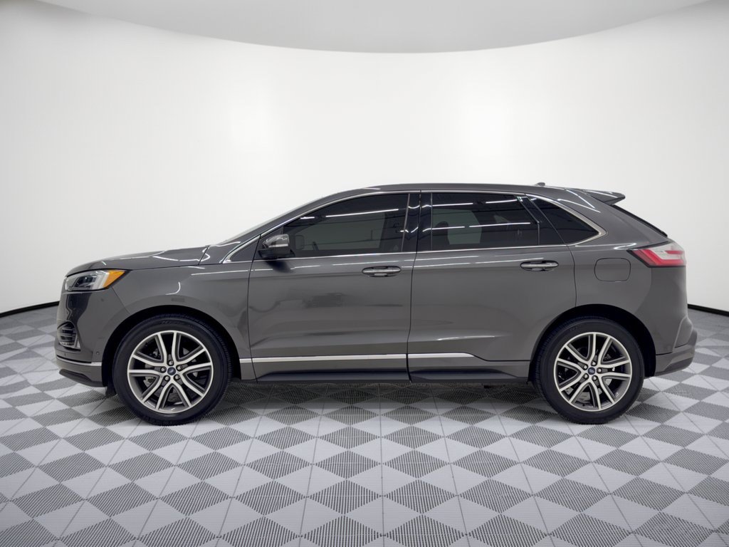 Used 2019 Ford Edge Titanium w/ Equipment Group 301A FWD image 2