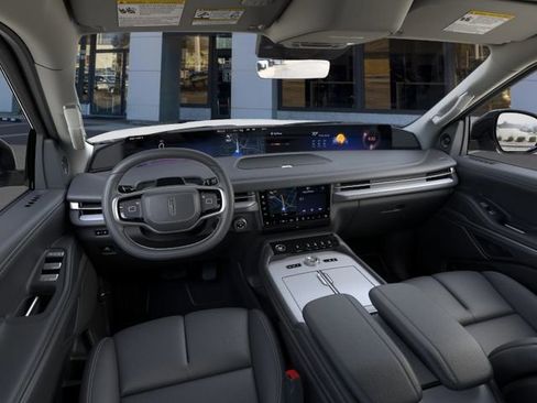 New 2026 Lincoln Navigator Premiere AWD/4WD image 10