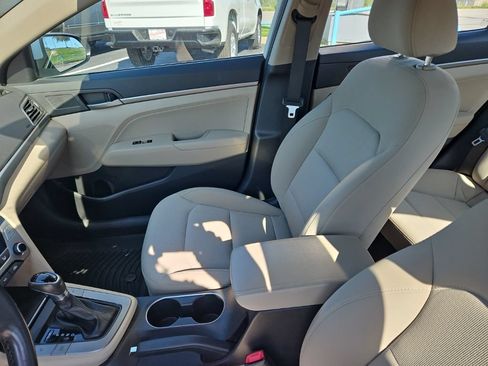 Used 2017 Hyundai Elantra Value Edition w/ Cargo Package FWD image 18