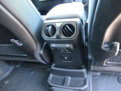 New 2026 Jeep Wrangler Unlimited Rubicon AWD/4WD image 18