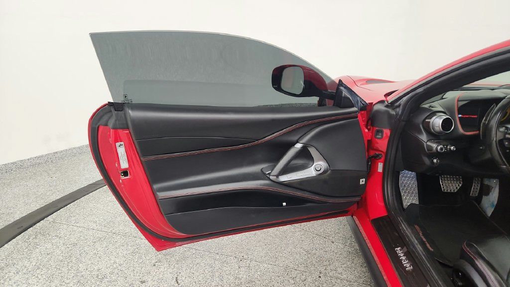 Used 2018 Ferrari 812 Superfast RWD image 26