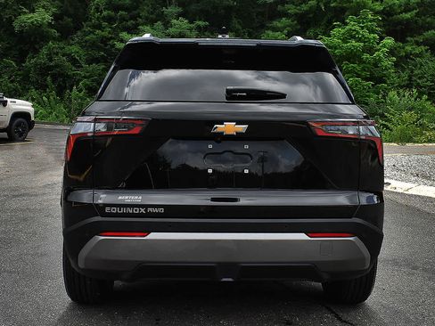 Used 2025 Chevrolet Equinox LT w/ Convenience Package II AWD/4WD image 7