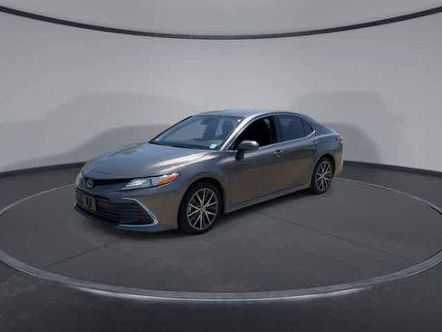 Certified 2024 Toyota Camry XLE FWD image 4