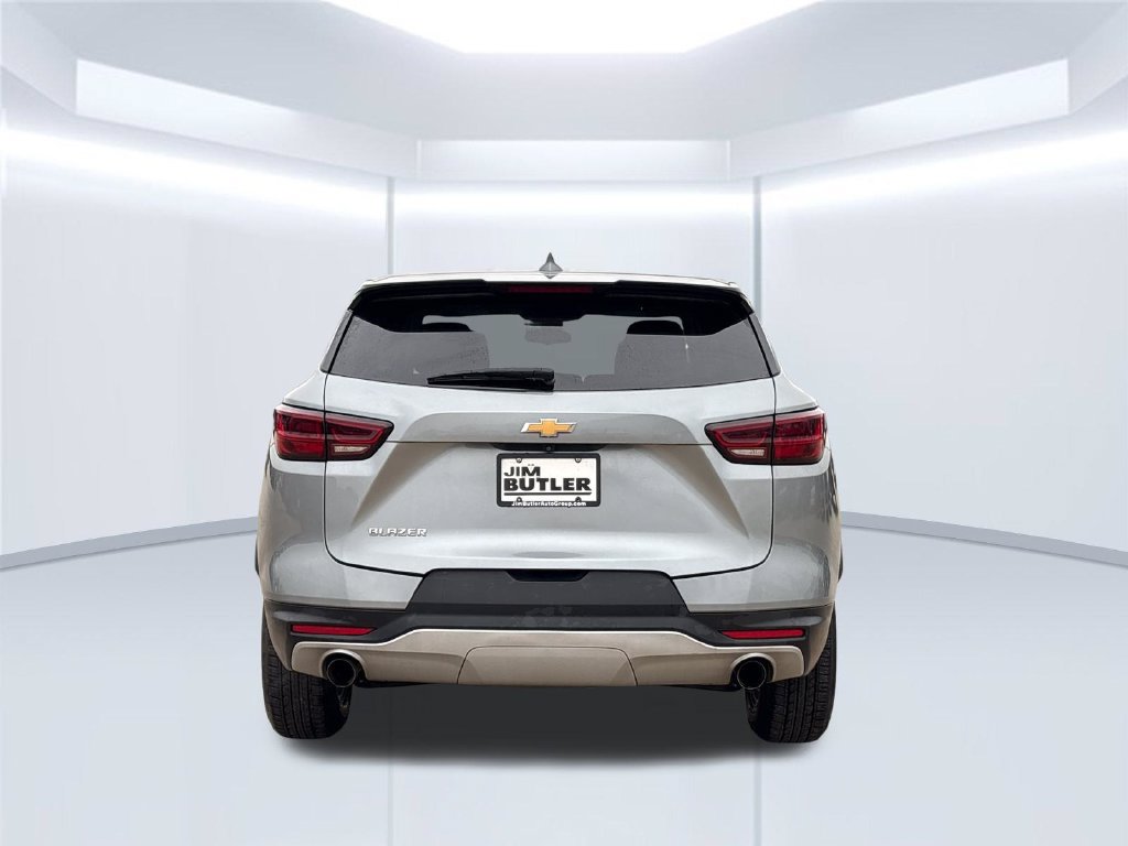 Used 2025 Chevrolet Blazer LT FWD image 5