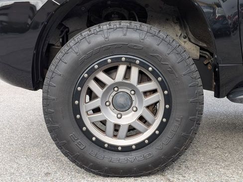 Used 2014 Toyota Land Cruiser image 25