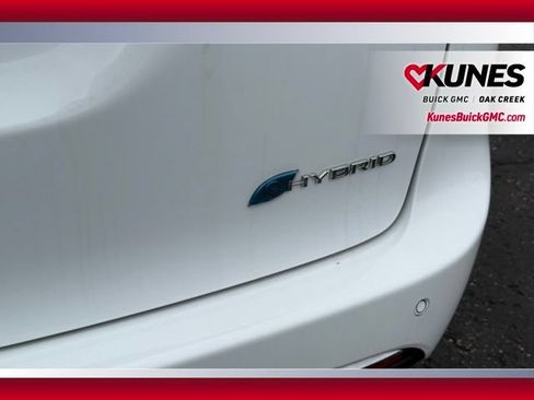 Used 2024 Chrysler Pacifica Limited FWD image 8