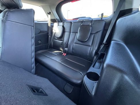 Certified 2022 Ford Explorer XLT w/ Equipment Group 202A image 7