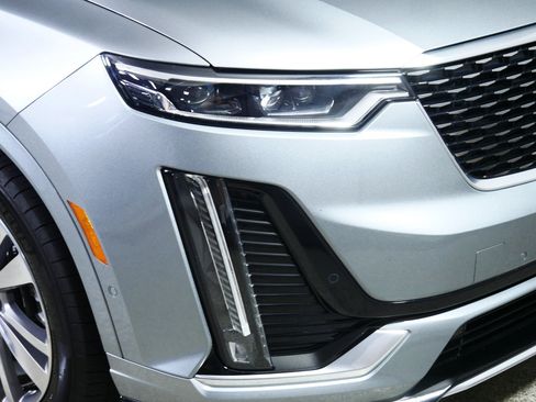 Used 2023 Cadillac XT6 Premium Luxury w/ Technology Package AWD/4WD image 16