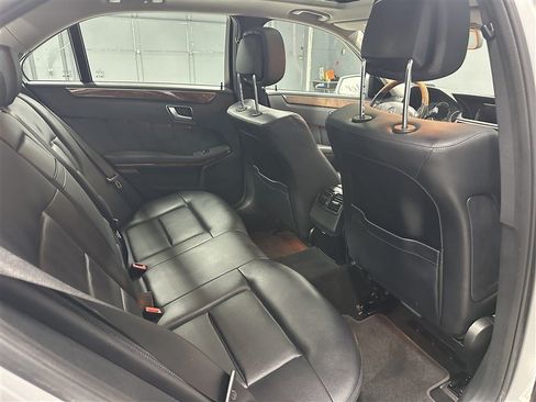 Used 2013 Mercedes-Benz E 350 4MATIC Sedan image 12