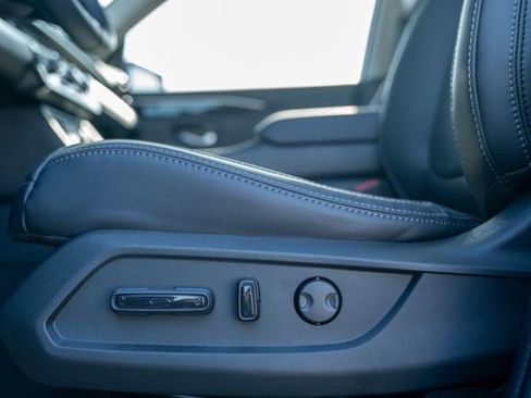 New 2025 Honda Pilot Touring image 24