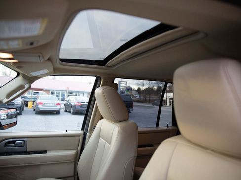 Used 2017 Ford Expedition Limited w/ Equipment Group 301A image 22