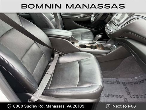 Used 2017 Chevrolet Malibu Premier image 21